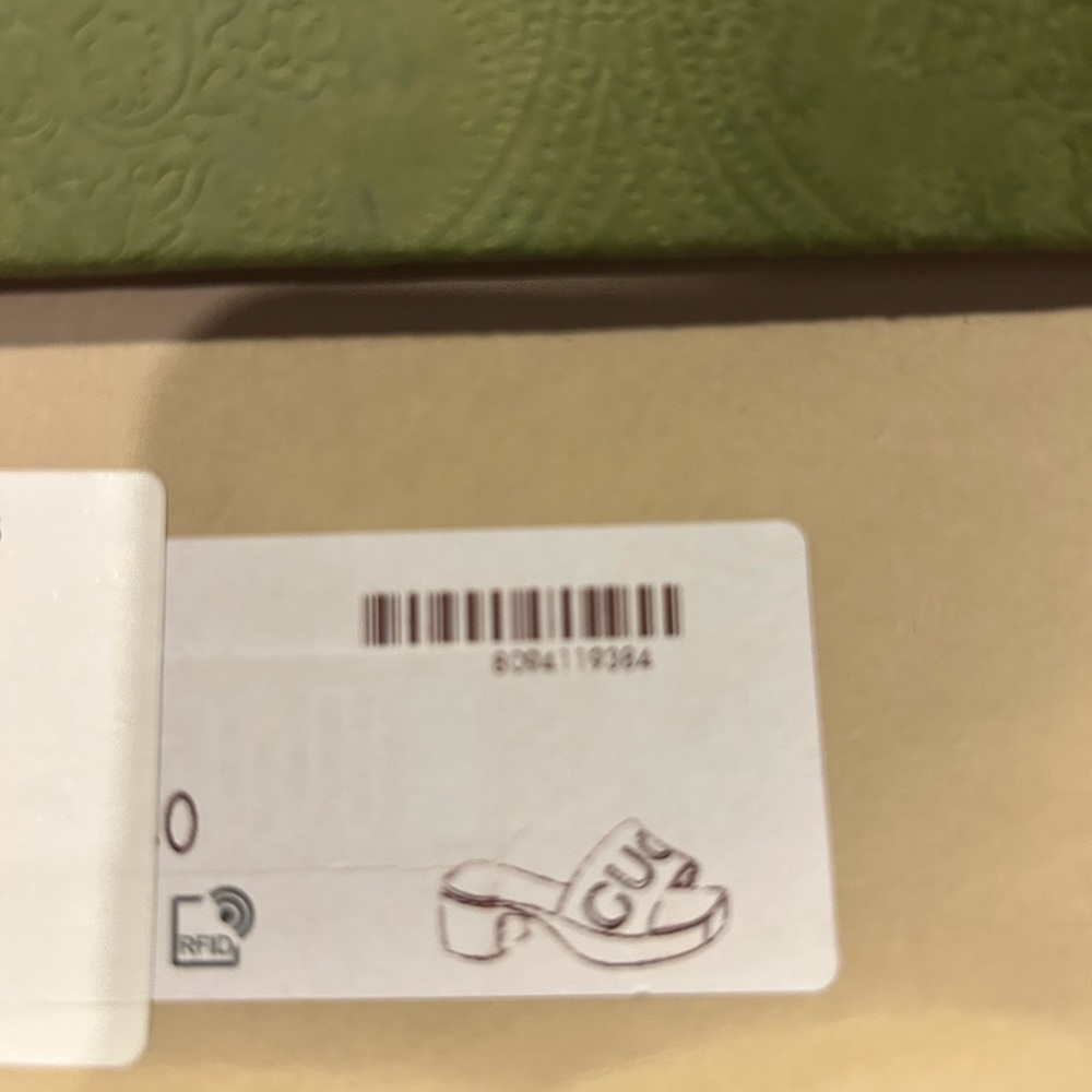 Gucci Slides - Picture 10 of 11